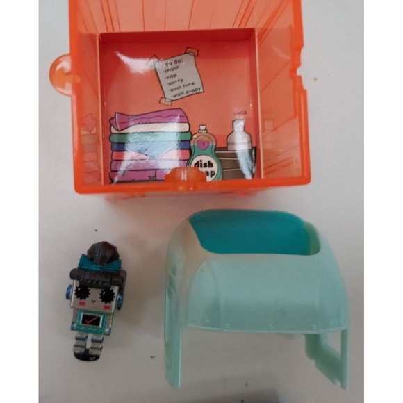 L.O.L. Surprise Tiny Toys Lot of 3 Mini Robots: XOXO, JukeBot & Help-R - Picture 7 of 11